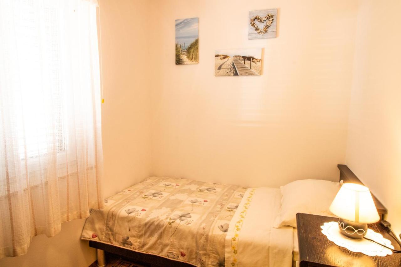 Apartment Mario With Terrace And Sea View Baška Kültér fotó